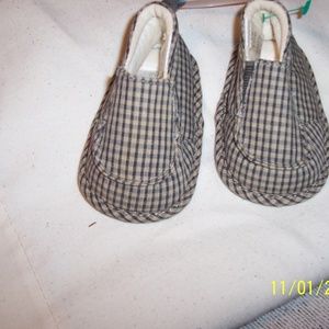 FAO SCHWARZ BRAND NU BABY CRIB SHOES BOOTIES 0-3